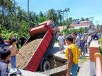 Jembatan Desa Sumber Agung Parimo Amblas, Mobil Truk Terperosk