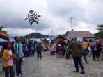 Jelang Harkanas, Pemerintah Kecamatan Sausu Gelar Lomba Layang-layang