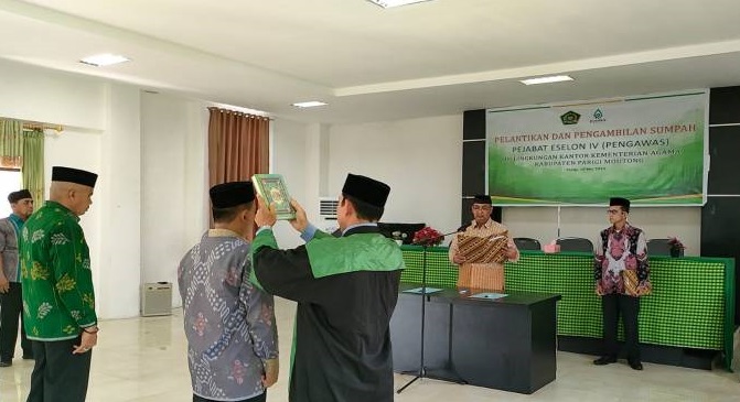 Dua Pejabat Pengawas Eselon IV Kemenag Parimo Dilantik