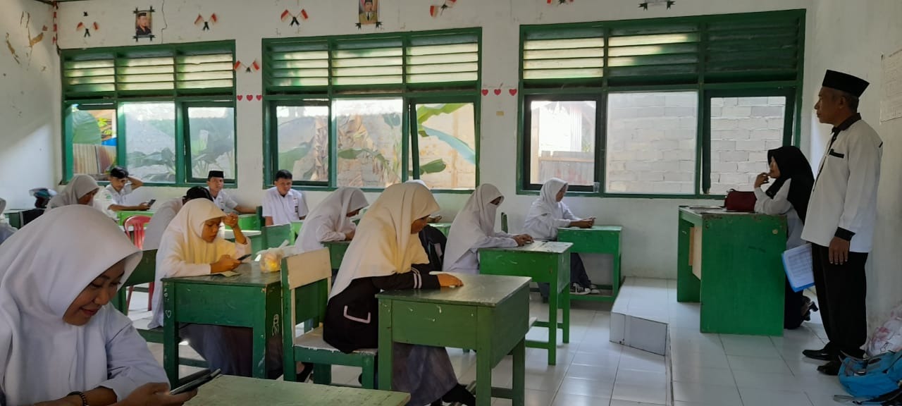 Kepala MAN Biau Pantau Pelaksanaan PAT