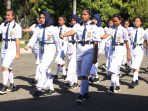 Peringati Hardiknas, Disdikbud Parimo Gelar Lomba Gerak Jalan