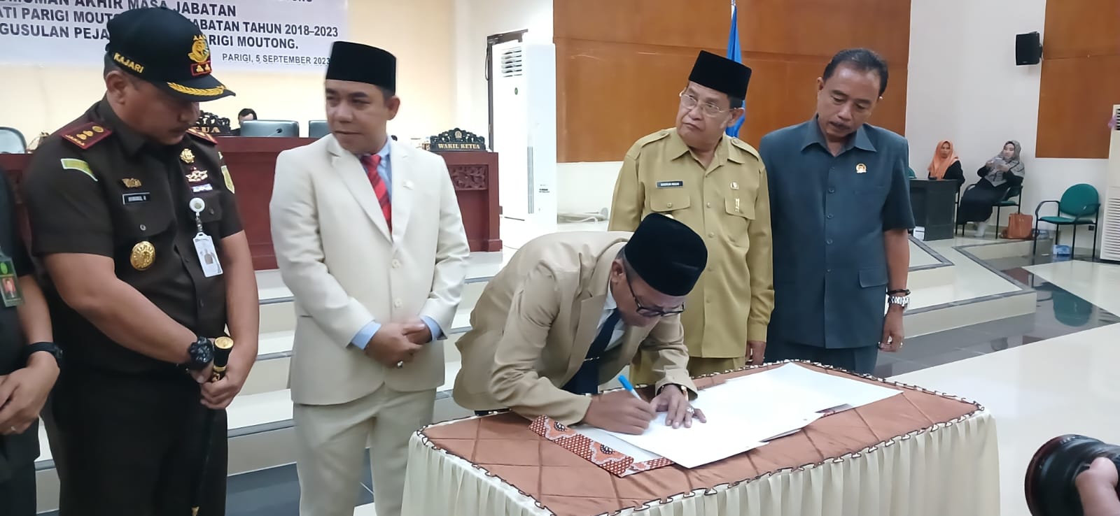 DPRD Umumkan Akhir Masa Jabatan Bupati dan Wakil Bupati Parimo Periode 2018-2023