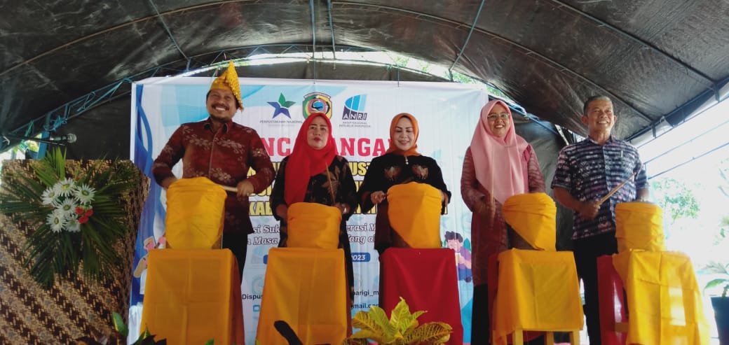 Asisten III Buka Kegitan Pencanangan Hari Kunjung Perpustakaan dan Bulan Gemar Membaca