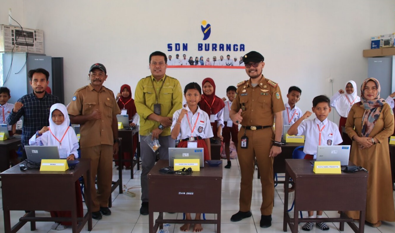Zulfinasran tinjau Beberapa SD Di Ampibabo