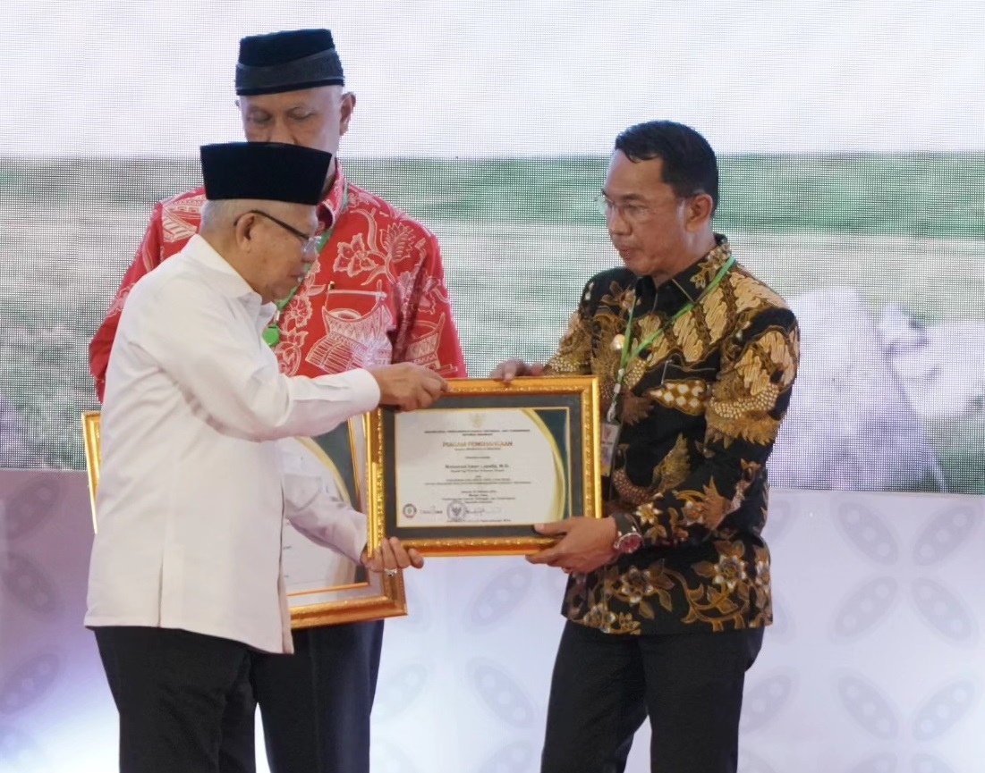 Sigi Dapat Penghargaan Kabupaten Terbaik