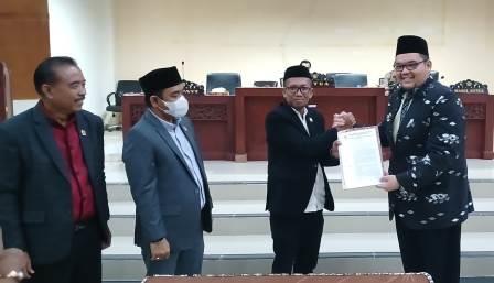 DPRD Parimo Sahkan APBD Tahun 2024 Rp 1,7 Triliun