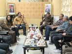 Gubernur Sambut Kedatangan Chairul Tanjung