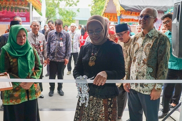Sekdaprov Resmikan Gedung Baru PT. Bank BPRS Khairan Inti Amanah Cabang Palu