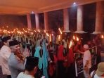 Pj Bupati Parimo Lepasa Peserta Pawai Obor Menyabut Bulan Ramadan 1445 Hijriah
