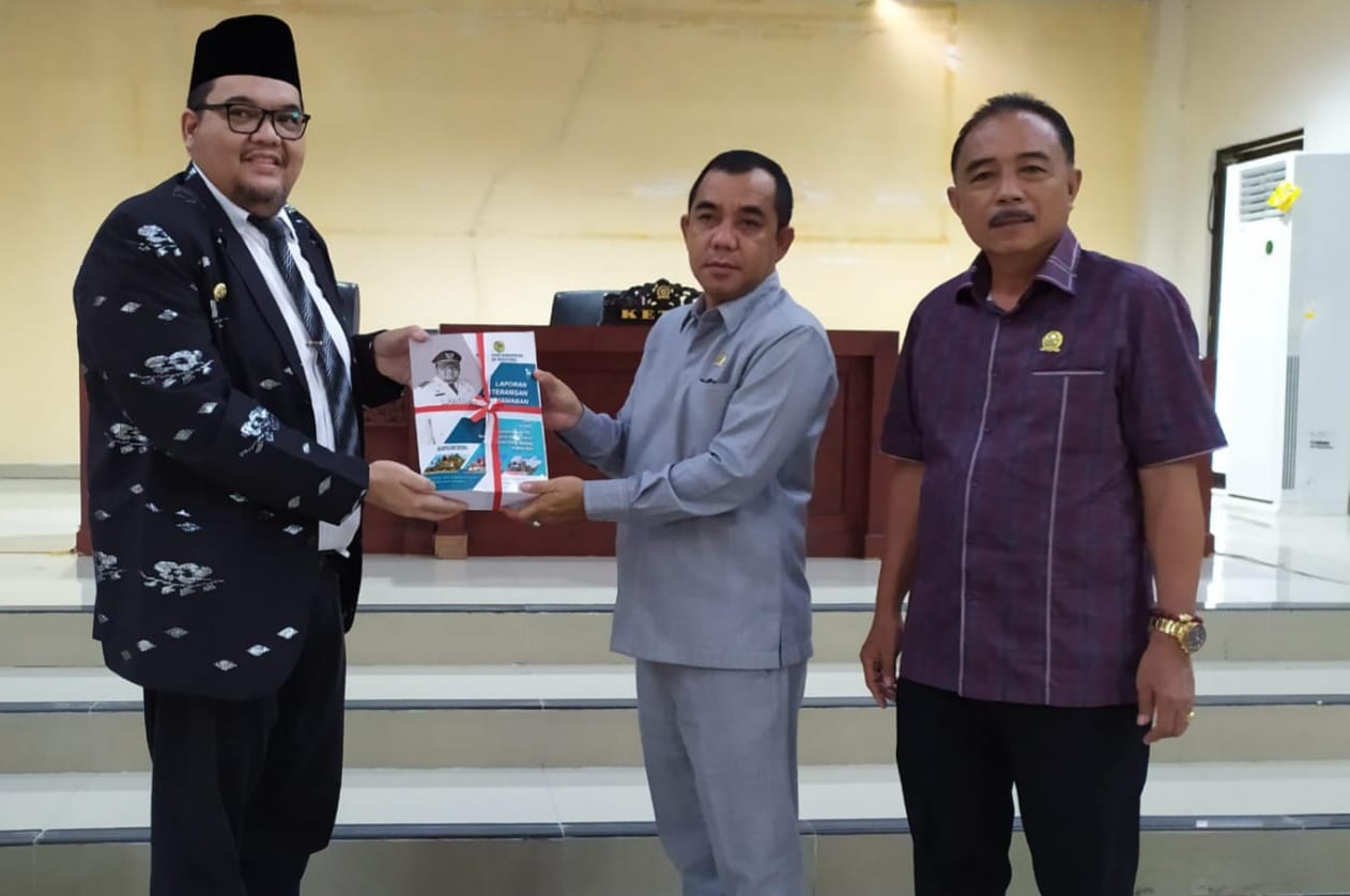 Pj Bupati Richard Arnaldo Sampaikan LKPJ 2023 Melalui Paripurna DPRD Parimo