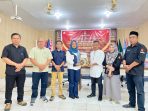 Bapaslon Jalur Perseorangan Terima Berita Acara Jumlah Syarat Dukungan dari KPU Parimo