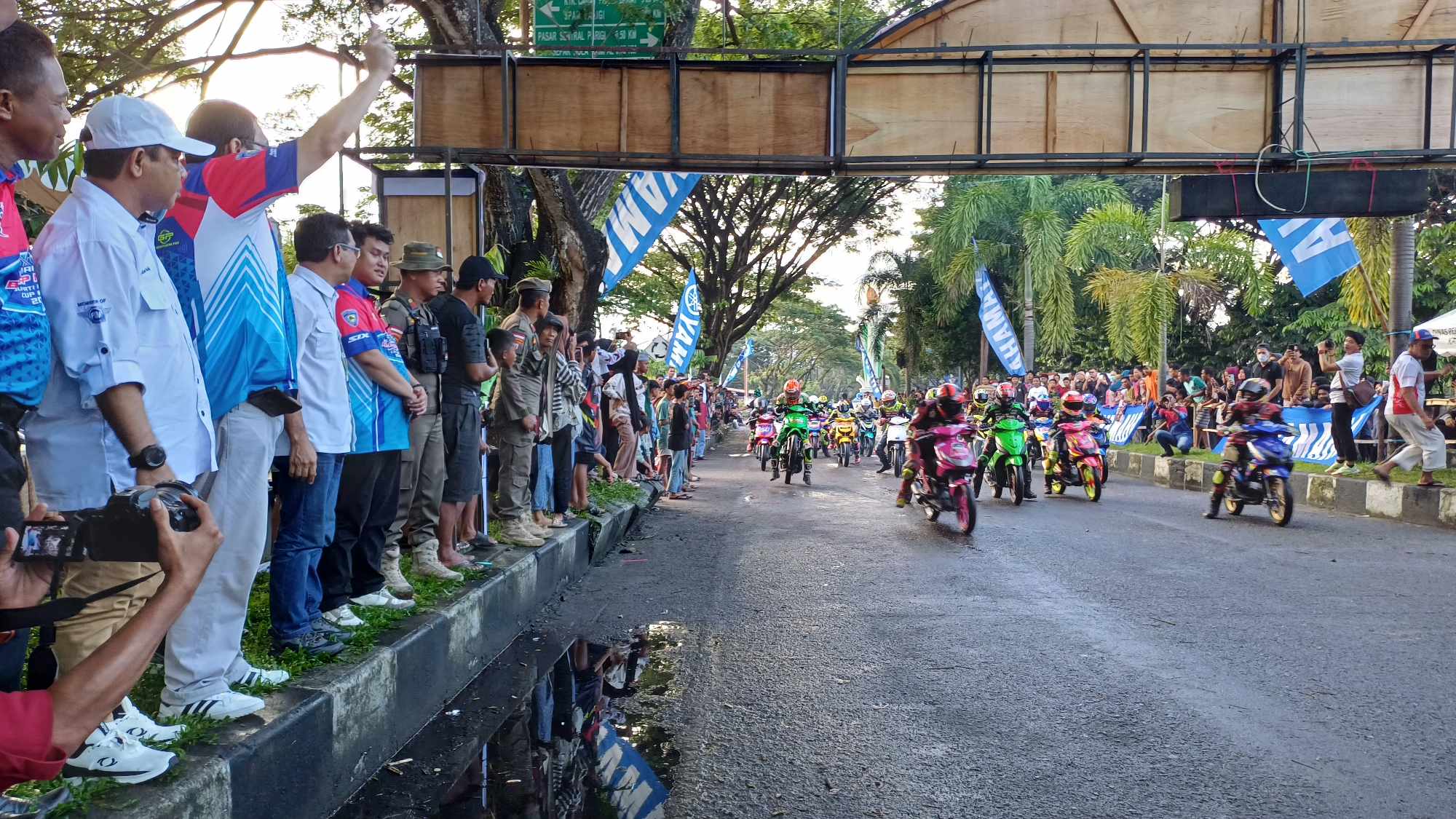 Kejuaraan Balap Motor Bupati Parimo Cup Dimulakan