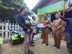 Pemda Parimo Salurkan Bantuan Sarana Pendukung Kepada Petani