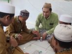 Penyuluh Agama Islam di Mempawah Pakai Metode Ular Tangga untuk Pembelajaran Al-Qur’an