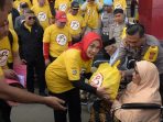 Kapolda Sulteng Kembali Serahkan Paket Sembako dan Bantu Penyandang Disabilitas