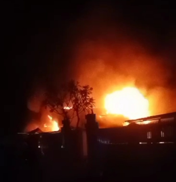Kios Milik Warga Posona Terbakar, Kerugian Capai Ratusan Juta
