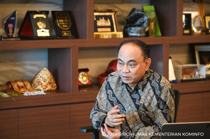 Menkominfo Ajak Pelaku Bisnis Optimalkan Pemanfaatan AI