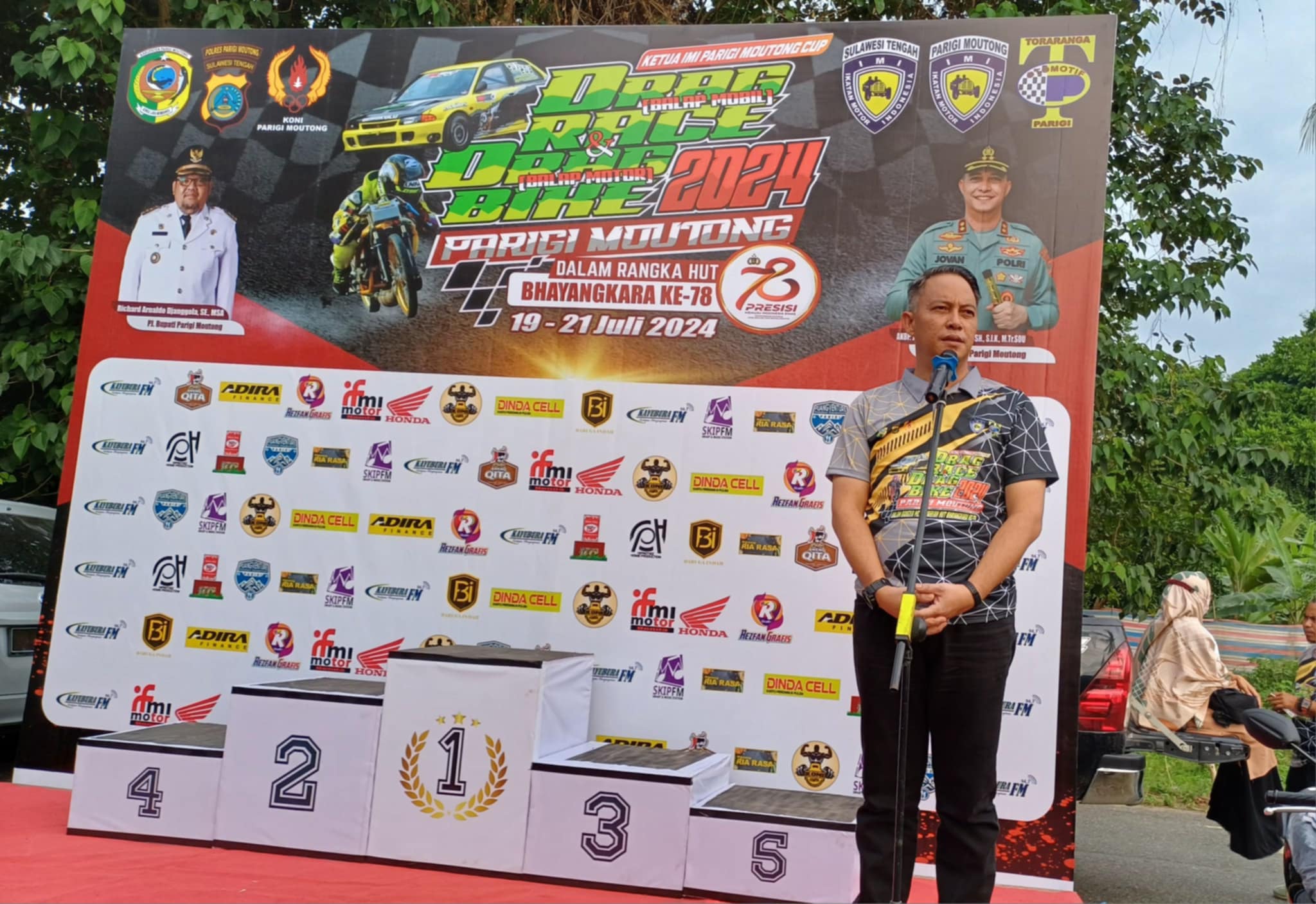 Kapolres Parimo Secara Resmi Menutup Iven Drag Race and Drag Bike