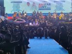 Diguyur Hujan, Masyarakat Antusias Hadiri Deklarasi Anwar-Reny di Sausu