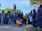 Dukungannya Dinyatakan TMS, Massa Pendukung ISRA Demo KPU Parimo