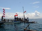 Puluhan Masyarakat Nelayan hingga Buruh di Parimo Gelar Upacara HUT RI di Lautan