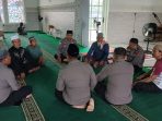 Satgas Madago Raya Sapa Jamaah Masjid Darussalam, Ajak Warga Jaga Kamtibmas Pasca PSU