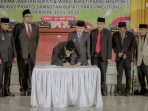 Gubernur Anwar Hafid Hadiri Paripurna Serah Terima Jabatan Bupati-Wabup Parimo 2025–2030