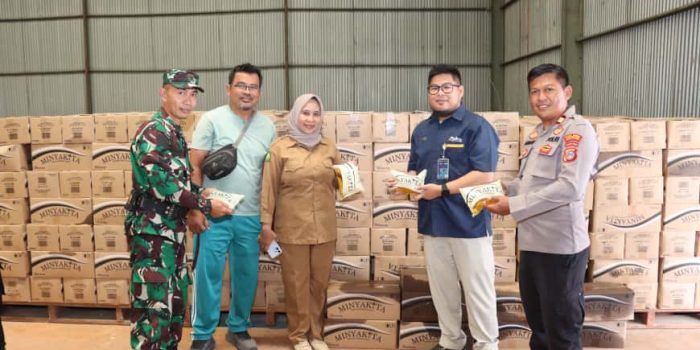 Polres Parimo Kawal Pengecekan Kualitas Bantuan Pangan di Gudang Bulog Olaya